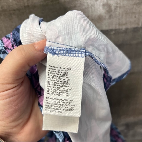 The North Face Class V Shorts in Coastal Fjord Blue Painted Ikat Print - Picture 8 of 9